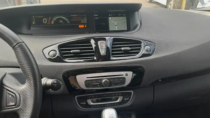 Tablica rozdzielcza Renault Scenic