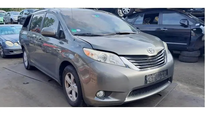 Amortyzator prawy tyl Toyota Sienna