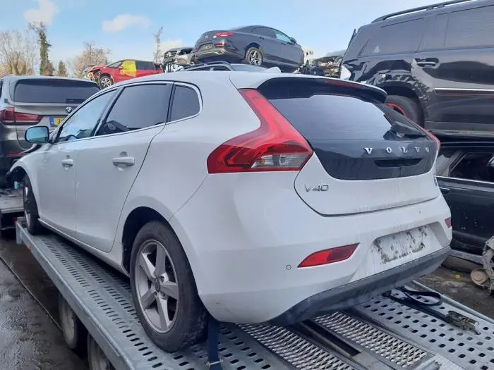 Torsieveer achter Volvo V40