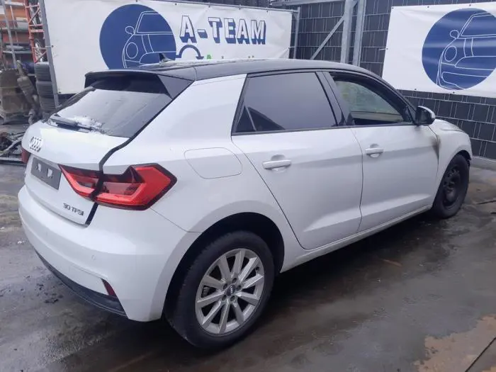 Pokrywa wlewu paliwa Audi A1