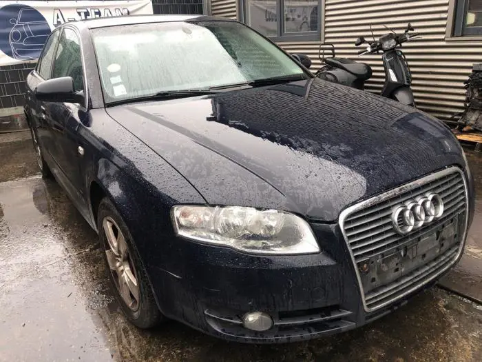 Silnik i mechanizm wycieraczki Audi A4