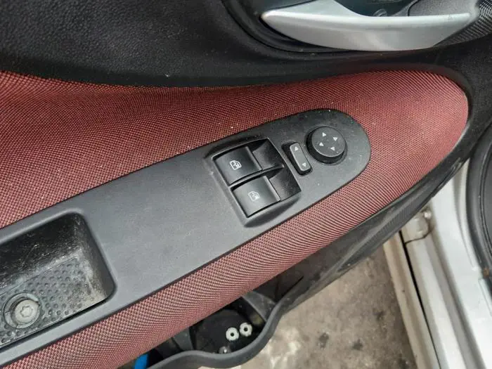 Przelacznik elektrycznej szyby Fiat Punto Evo