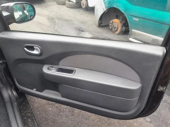 Tapicerka drzwi prawych wersja 2-drzwiowa Renault Twingo