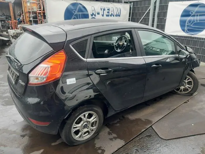 Drzwi prawe tylne wersja 4-drzwiowa Ford Fiesta