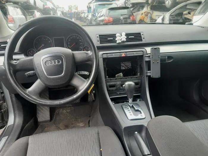 Pas bezpieczenstwa lewy przód Audi A4