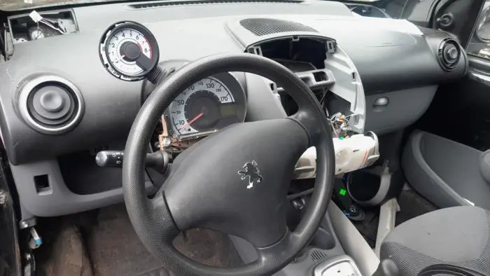 Tablica rozdzielcza Peugeot 107