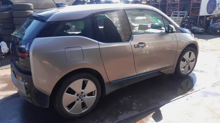 Pokrywa wlewu paliwa BMW I3