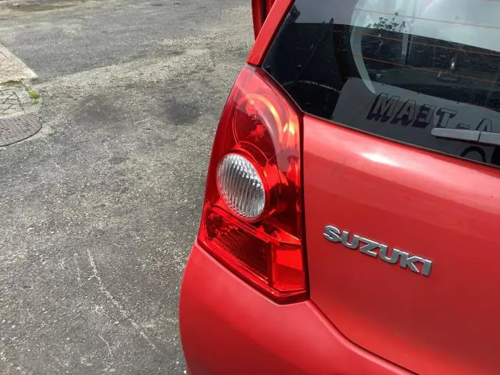 Tylne swiatlo pozycyjne lewe Suzuki Alto