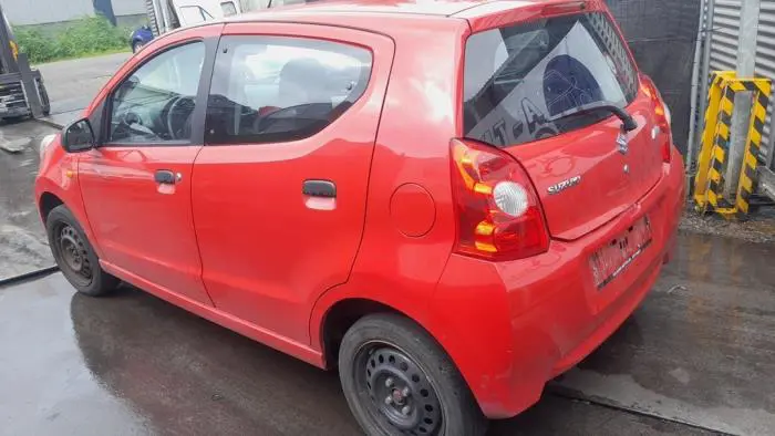 Pokrywa wlewu paliwa Suzuki Alto