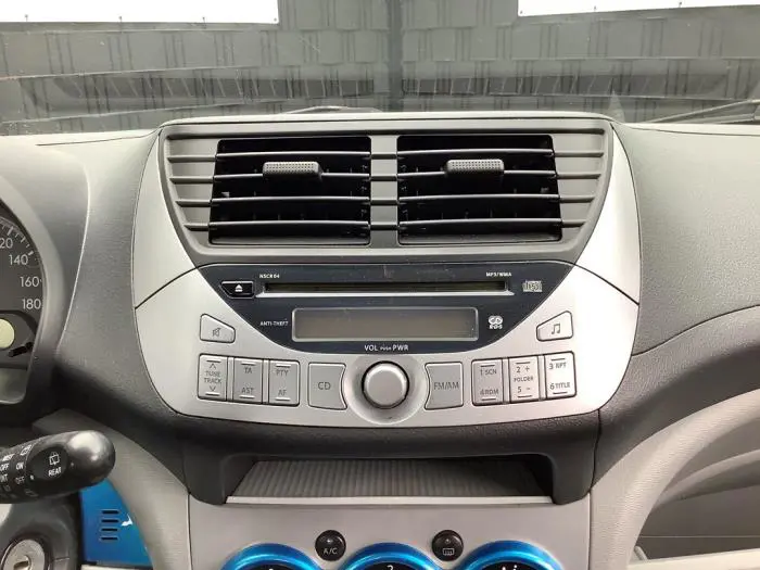 Radioodtwarzacz CD Suzuki Alto