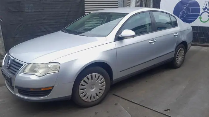 Os napedowa lewy przód Volkswagen Passat