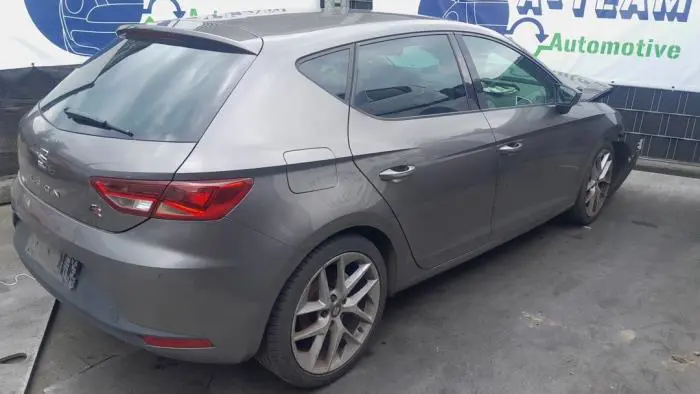 Drzwi prawe tylne wersja 4-drzwiowa Seat Leon