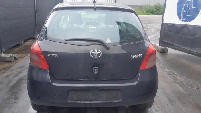 Zderzak tylny Toyota Yaris