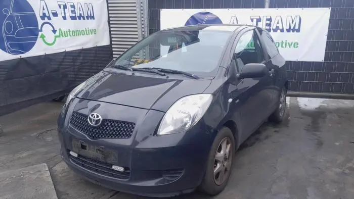 Silnik i mechanizm wycieraczki Toyota Yaris