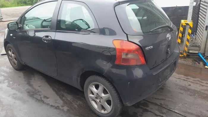 Pokrywa wlewu paliwa Toyota Yaris