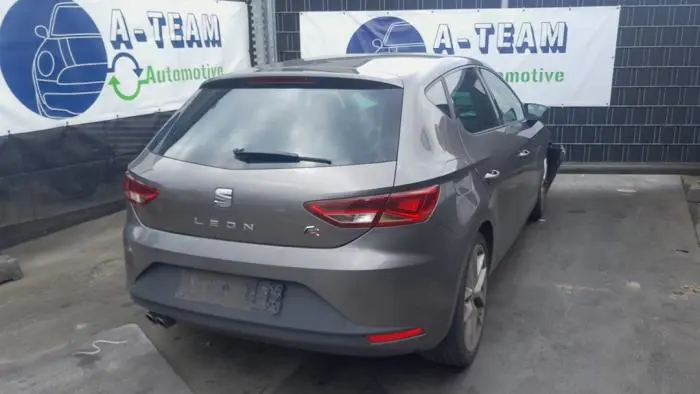 Kurtyna prawa Seat Leon