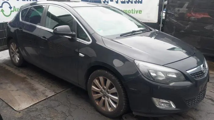 Zestaw obreczy i opon Opel Astra