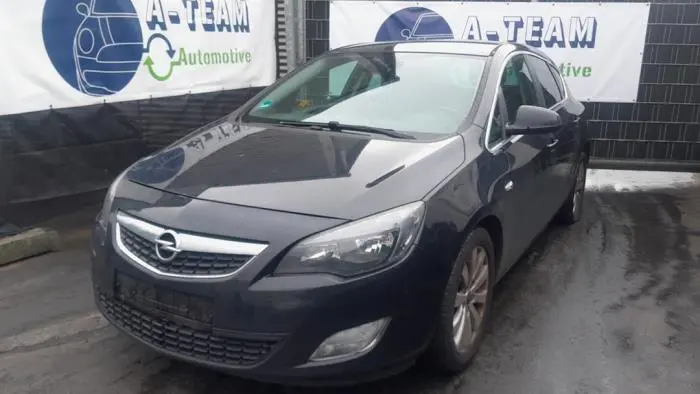 Fusee links-voor Opel Astra