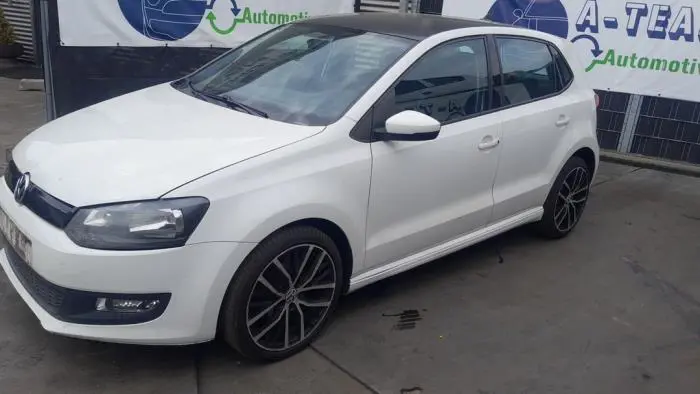 Ekran lewy przód Volkswagen Polo