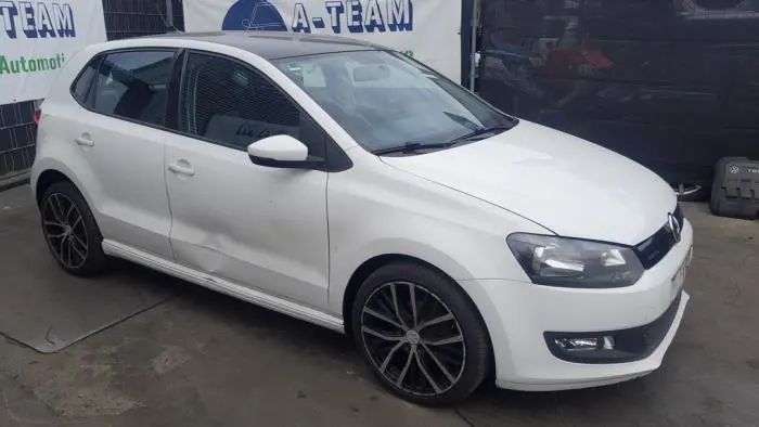 Blotnik prawy przód Volkswagen Polo