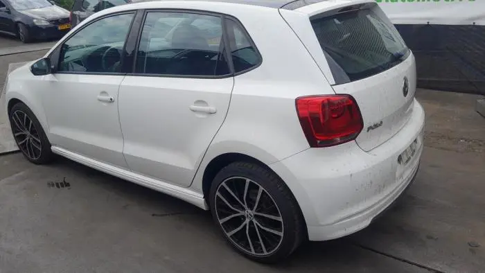 Drzwi lewe tylne wersja 4-drzwiowa Volkswagen Polo