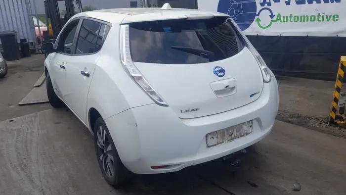 Tylna klapa Nissan Leaf