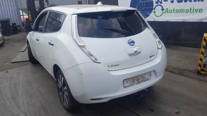 Pas bezpieczenstwa lewy tyl Nissan Leaf