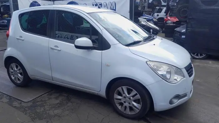 Blotnik prawy przód Opel Agila