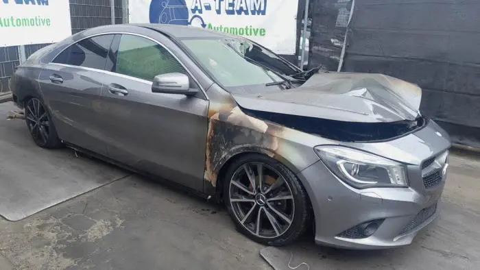 Drzwi prawe przednie wersja 4-drzwiowa Mercedes CLA