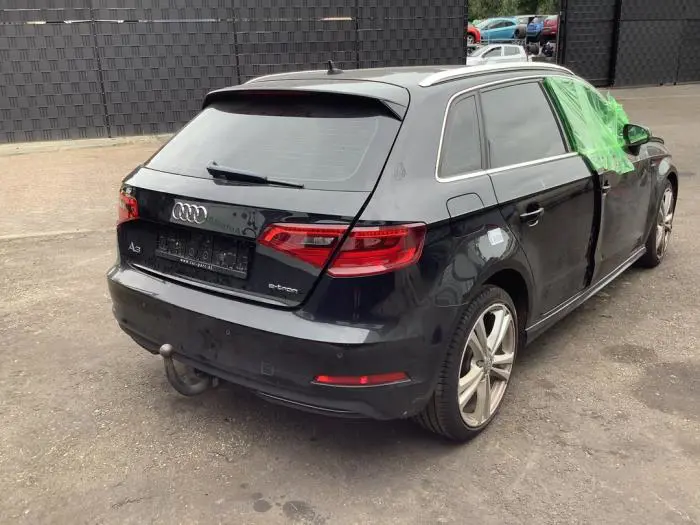 Tyl (kompletny) Audi A3