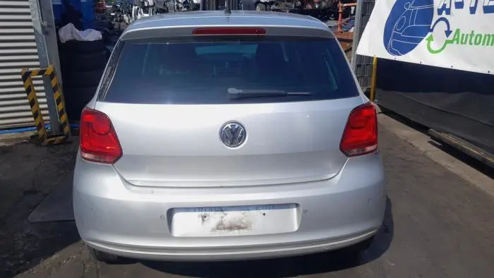 Os tylna napedu na przednie kola Volkswagen Polo