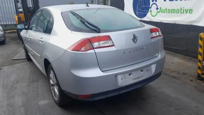 Ruitenwissermotor achter Renault Laguna