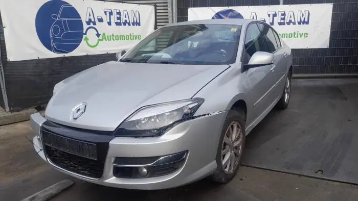 Os napedowa lewy przód Renault Laguna