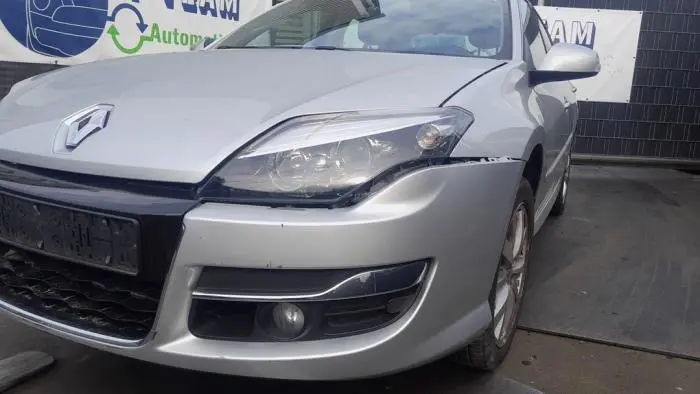 Swiatlo przeciwmgielne lewy przód Renault Laguna