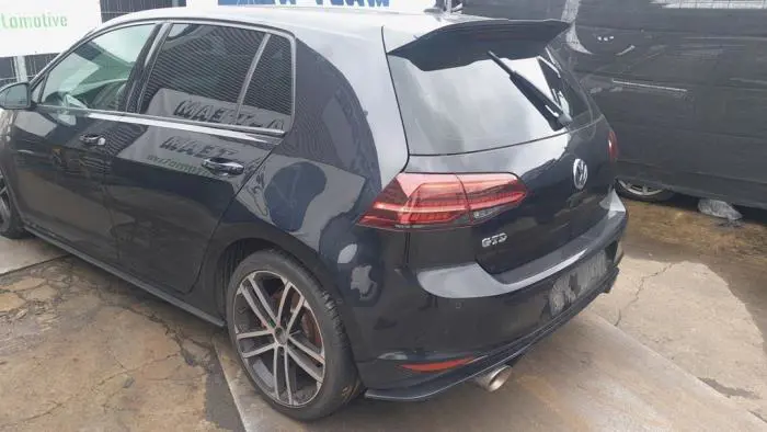 Drzwi lewe tylne wersja 4-drzwiowa Volkswagen Golf