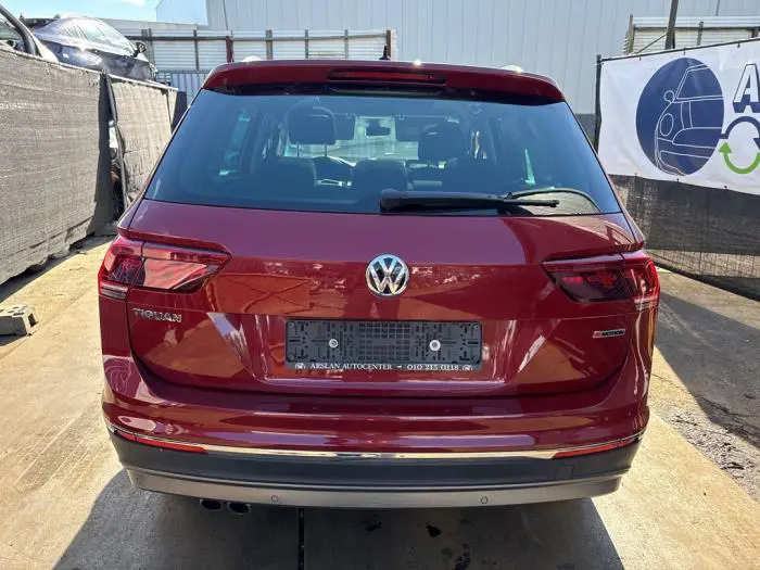 Mechanizm zamka tylnej klapy Volkswagen Tiguan