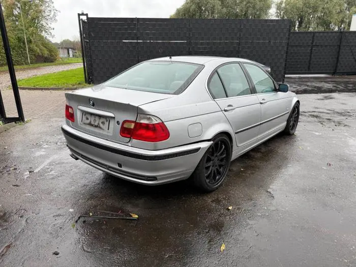 Zderzak tylny BMW 3-Serie