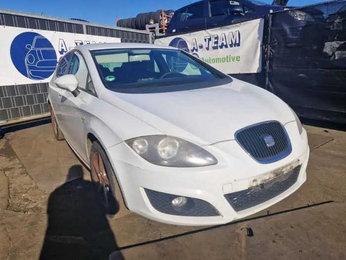 Reflektor prawy Seat Leon