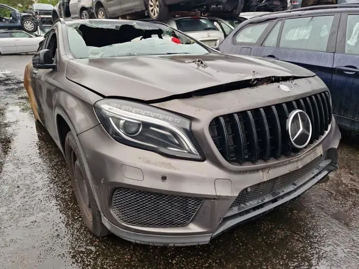 Wspomaganie hamulców Mercedes GLA