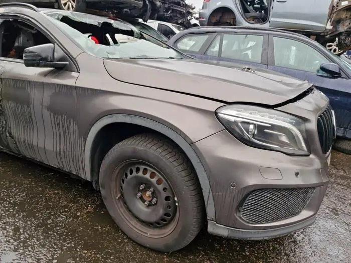 Blotnik prawy przód Mercedes GLA