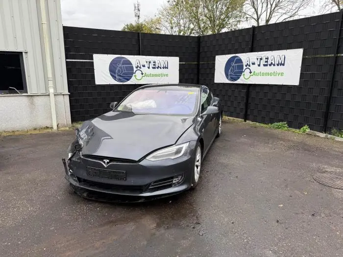 Wahacz zawieszenia lewy tyl Tesla Model S