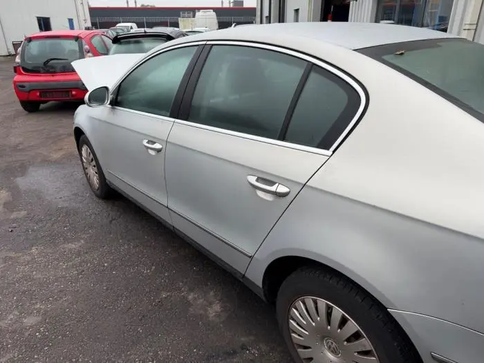 Portier 4Deurs links-voor Volkswagen Passat