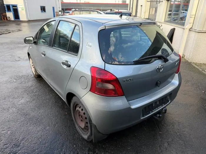 Pokrywa wlewu paliwa Toyota Yaris